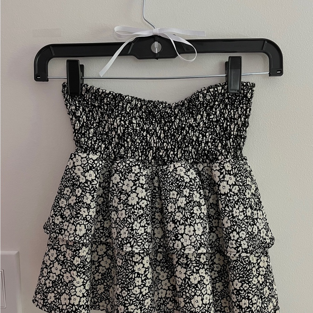 Zara Black and White Ruffle Floral Mini Skirt🪽